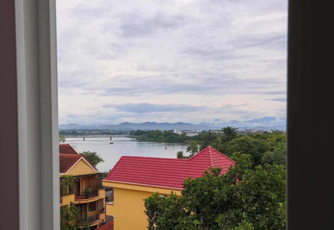 Charming Riverside Hotel Hue Dış mekan fotoğraf