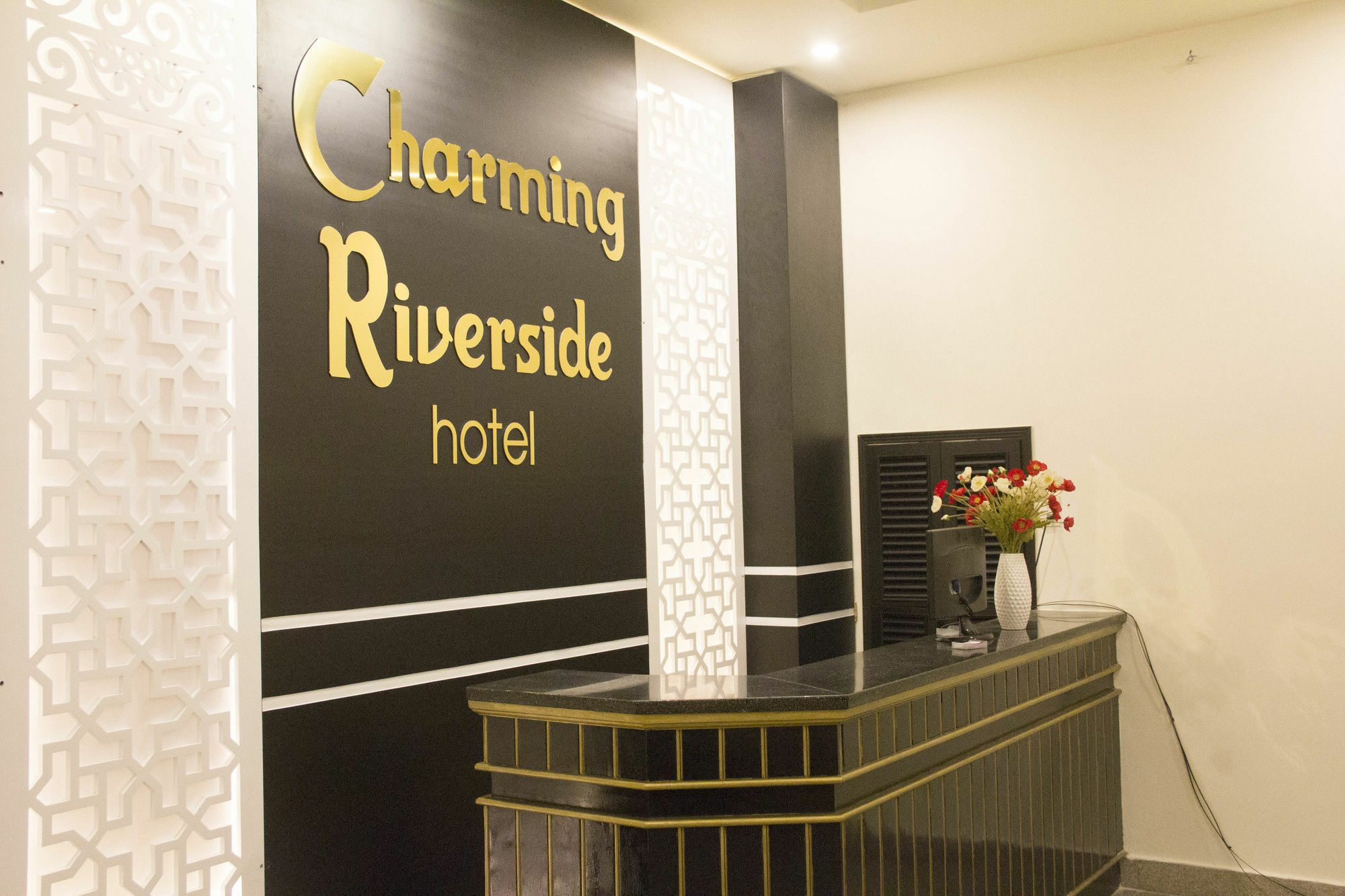 Charming Riverside Hotel Hue Dış mekan fotoğraf